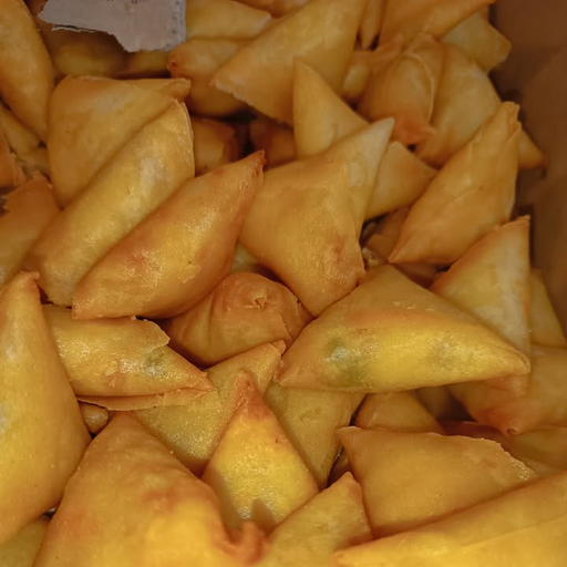 Samoussas dorés, logo Zot l'Apéro
